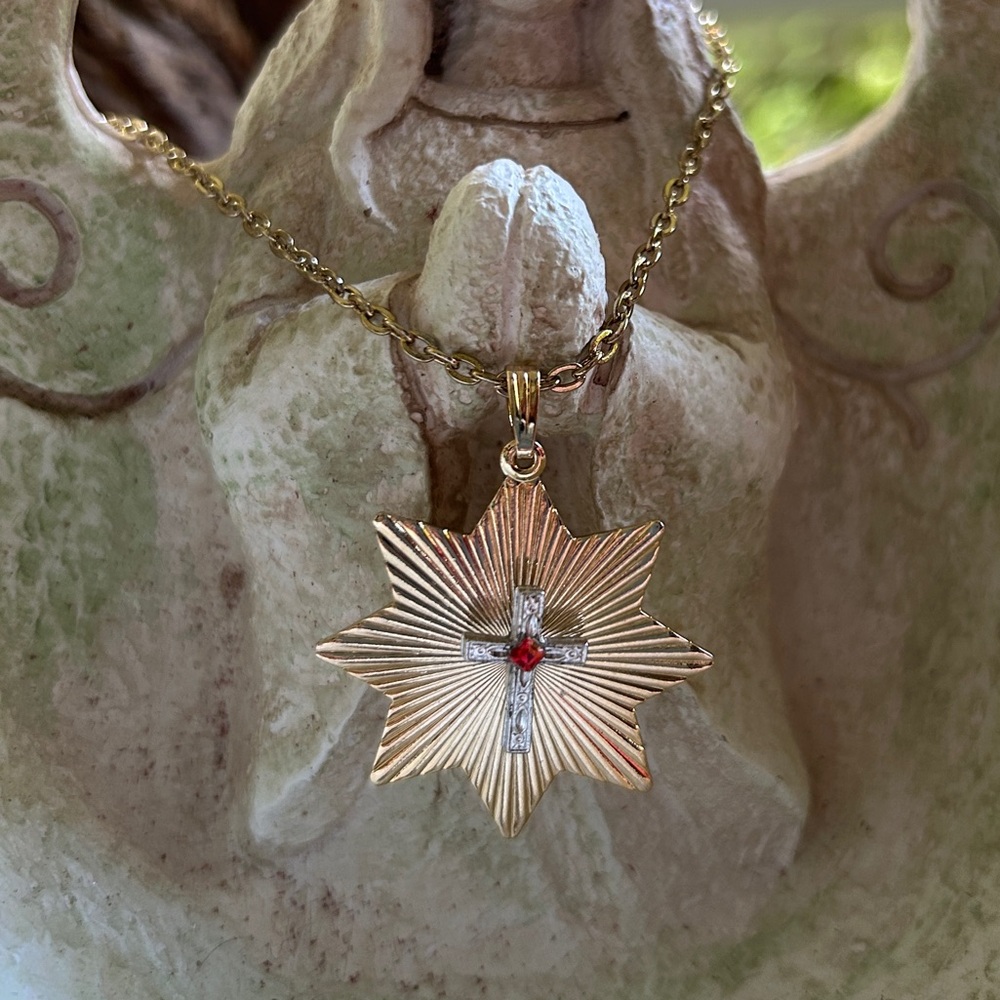 🍓GOLD PLATED VINTAGE JULY BIRTHSTONE NECKLACE RELIGIOUS RUBY CROSS NECKLACE